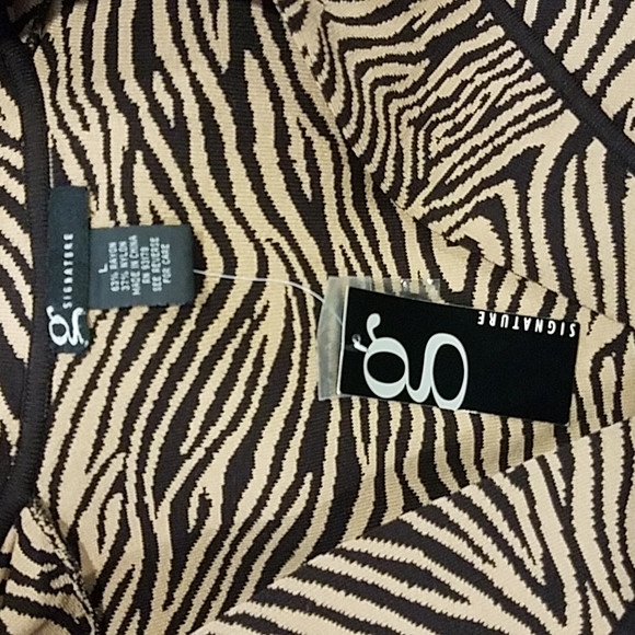 2 PC Knit Suit - Picture 4 of 4